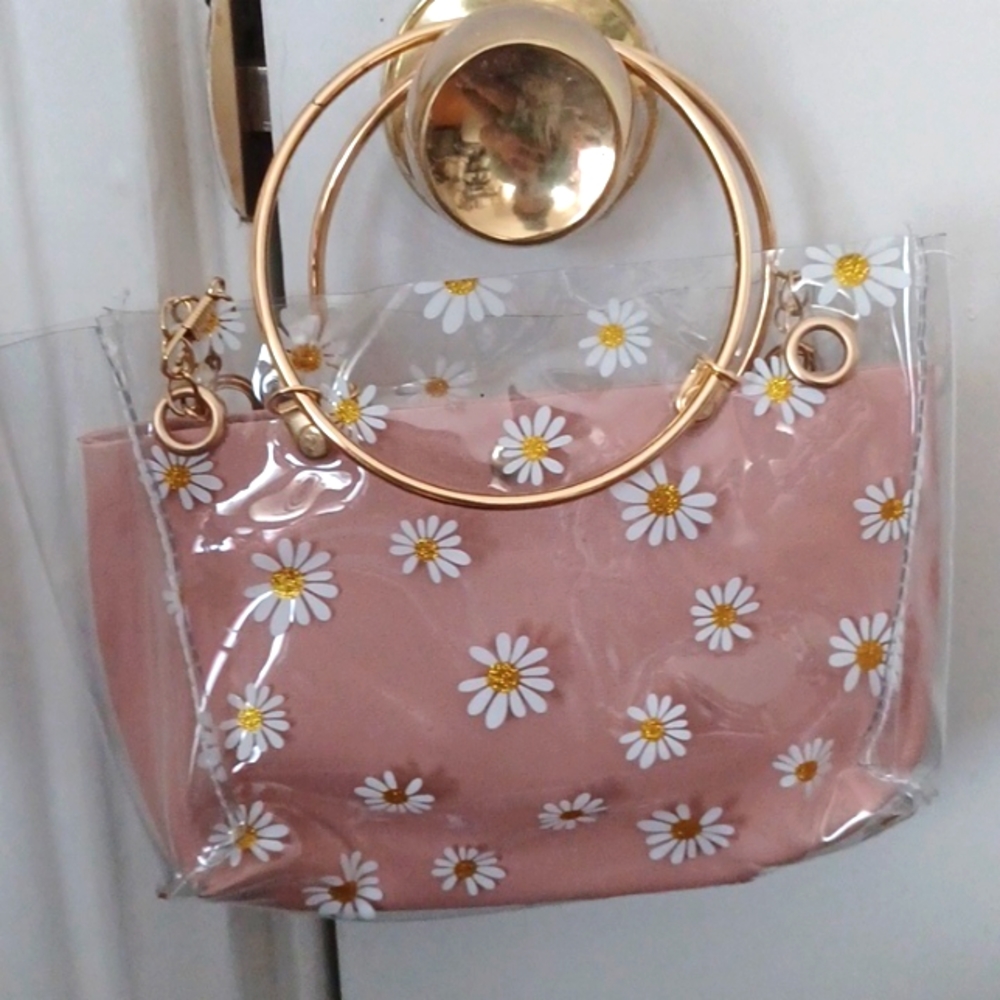 DAISY PURSE IN PINK 👛